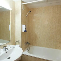 Hotel Basic 2* Стандартный номер с различными типами кроватей фото 4