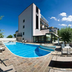 Ferretti Beach Hotel бассейн фото 2