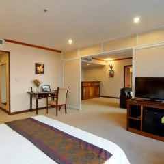 Champasak Grand Hotel 4* Улучшенный номер с различными типами кроватей фото 7