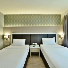 Отель Prestige Suites Bangkok Номер Делюкс фото 4