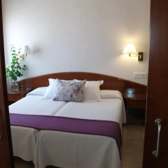 Hotel Avenida 2* Стандартный семейный номер разные типы кроватей