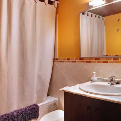 Отель Apartamento La Santeta de Aran Испания, Вьельа Э Михаран - отзывы, цены и фото номеров - забронировать отель Apartamento La Santeta de Aran онлайн ванная фото 2