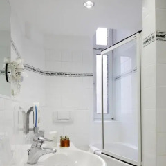 Centro Hotel National Frankfurt City 3* Стандартный номер с различными типами кроватей фото 4