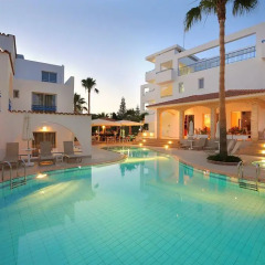 Petrosana Hotel Apartments бассейн фото 3