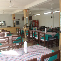 Отель Chitwan Forest Resort Непал, Саураха - отзывы, цены и фото номеров - забронировать отель Chitwan Forest Resort онлайн питание фото 2