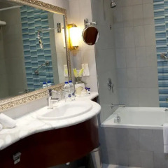 Grand Excelsior Hotel Al Barsha 4* Улучшенный номер с различными типами кроватей фото 2