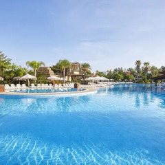 Отель PortAventura Hotel El Paso - Theme Park Tickets Included Испания, Салоу - 12 отзывов об отеле, цены и фото номеров - забронировать отель PortAventura Hotel El Paso - Theme Park Tickets Included онлайн бассейн фото 2