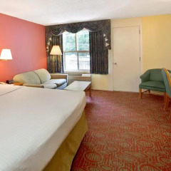 Отель Days Inn by Wyndham Gatlinburg On The River 2* Стандартный номер с различными типами кроватей фото 5