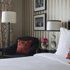 Four Seasons Hotel Prague 5* Номер Модерн с двуспальной кроватью