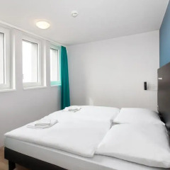 Отель A&O Prague Rhea 3* Стандартный номер с различными типами кроватей фото 7