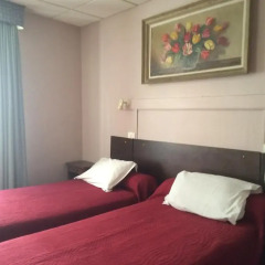 Отель Hôtel Stanislas 2* Улучшенный номер с 2 отдельными кроватями