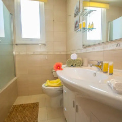 Отель Orcadia Holiday Villa Кипр, Протарас - отзывы, цены и фото номеров - забронировать отель Orcadia Holiday Villa онлайн ванная