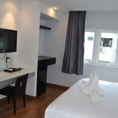 Отель Saladee Gallery Residence 3* Номер Делюкс с различными типами кроватей фото 8