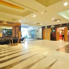 Отель FabHotel Rajouri Garden Main Market интерьер отеля