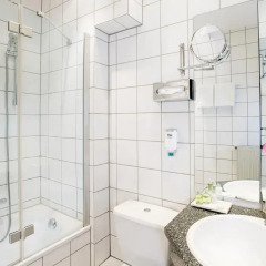 Отель NH Frankfurt Villa 3* Стандартный номер с различными типами кроватей фото 2