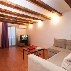Апартаменты Rustic Poble Sec Apartment Барселона комната для гостей фото 2