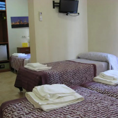 Отель Hostal Tirso Plaza в номере фото 2