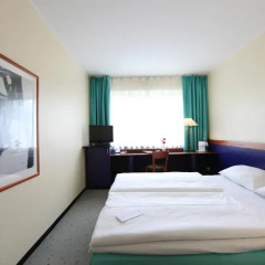 AZIMUT Hotel City South Berlin 3* Стандартный номер с двуспальной кроватью фото 4