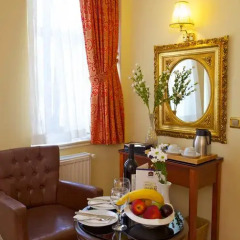 Amber Hotel 4* Стандартный семейный номер с двуспальной кроватью фото 17