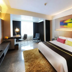 Отель DoubleTree by Hilton Bangkok Ploenchit 5* Улучшенный номер