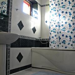 Хостел Центральный Кровать в общем номере с двухъярусными кроватями фото 6
