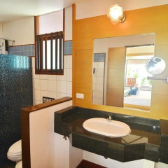 Отель Golden Bay Cottage 3* Бунгало Делюкс с различными типами кроватей фото 23