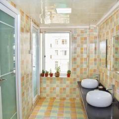 Slow City Youth Hostel ванная