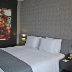 Отель Holiday Inn Bangkok Sukhumvit 4* Номер Делюкс фото 3
