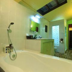 Отель Saladan Beach Resort 3* Бунгало с различными типами кроватей фото 22