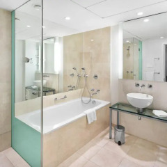 Отель Andel's by Vienna House Prague 4* Улучшенный номер с разными типами кроватей фото 4