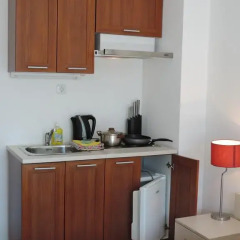Апартаменты Gondola Apartments & Suites Студия Эконом с различными типами кроватей фото 10