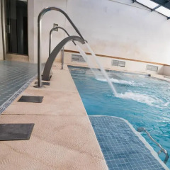Hotel Spa Paris бассейн