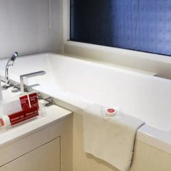 Отель Citrus Sukhumvit 13 by Compass Hospitality 3* Представительский люкс с различными типами кроватей
