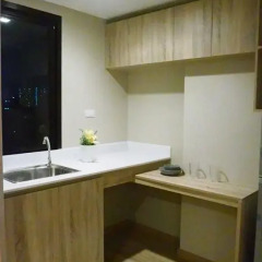 Отель Baan Tanwa - MRT Ratchadapisek 3* Улучшенный номер с различными типами кроватей фото 4