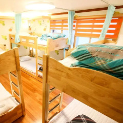 Отель Bounce Guesthouse Hongdae (Foreigners Only) комната для гостей
