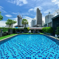 Отель Grand Swiss Sukhumvit 11 Бангкок бассейн