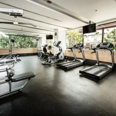 Отель Adelphi Grande Sukhumvit фитнесс-зал фото 4