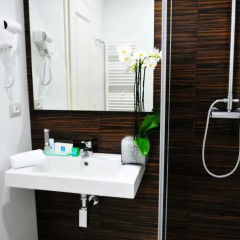 Отель Golden City Hotel Албания, Тирана - отзывы, цены и фото номеров - забронировать отель Golden City Hotel онлайн ванная фото 2