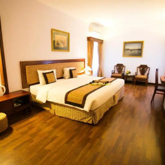 Royal Hotel Saigon 4* Номер Делюкс с различными типами кроватей фото 2