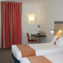 Отель Holiday Inn Express Barcelona - Molins de Rei 3* Стандартный номер с различными типами кроватей фото 4