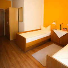 Отель Pension/Guesthouse am Hauptbahnhof Стандартный номер с двуспальной кроватью (общая ванная комната) фото 13