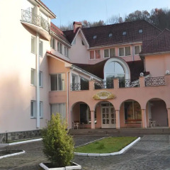 Гостиница Курорт Солнечная Поляна вид на фасад фото 5