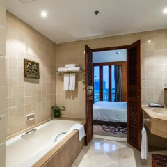 Chatrium Hotel Royal Lake Yangon 5* Люкс с двуспальной кроватью фото 21