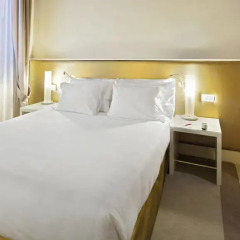 Отель NH Collection Venezia Palazzo Barocci 4* Улучшенный номер с различными типами кроватей фото 6