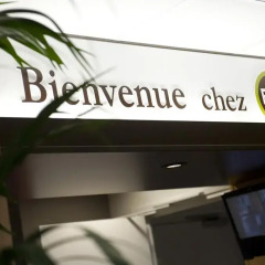 Отель B&B Hôtel Auxerre Monéteau гостиничный бар