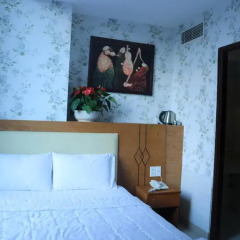 Danh Uy Hotel 2* Стандартный номер с двуспальной кроватью фото 4