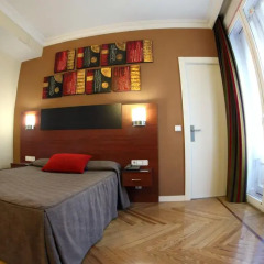 Отель Hostal Abadia Мадрид в номере