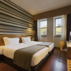 Отель HF Fénix Lisboa 4* Номер Комфорт с 2 отдельными кроватями фото 2