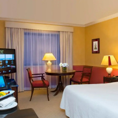 Отель Dom Pedro Lisboa 5* Стандартный номер двуспальная кровать фото 9