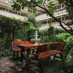 Отель Feung Nakorn Balcony Rooms and Cafe фото 8
